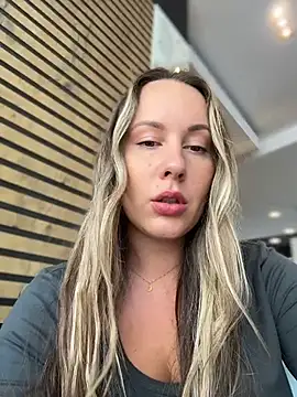 Mona_Plus – Naživo XXX chat