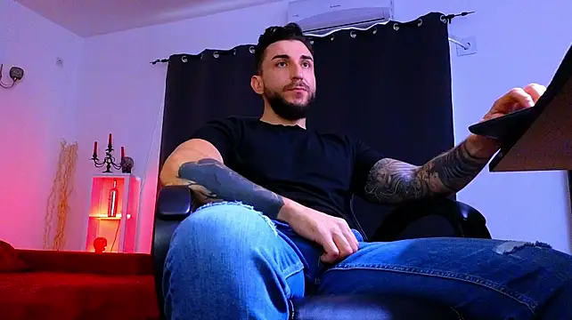 MightyAaron66 Live XXX-chat