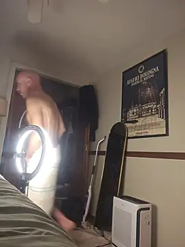 FrankieFuckMeXX Show in webcam