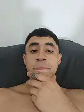 Cris-h live XXX chat