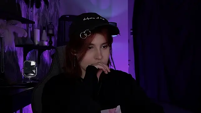 צ'אט XXX בשידור חי של JulliaMoore