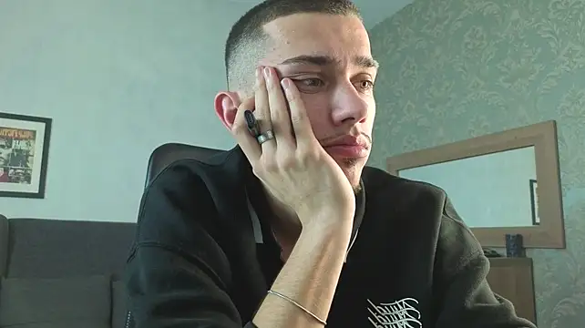 XXX chat uživo modela KaydenDrew