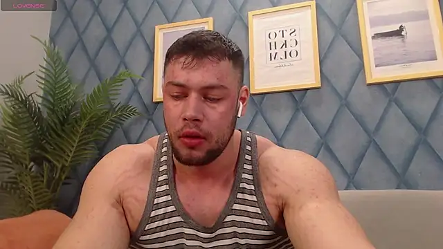 RyannWest live XXX chat