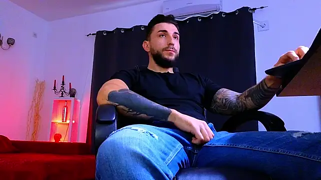 MightyAaron66 Live XXX-Chat