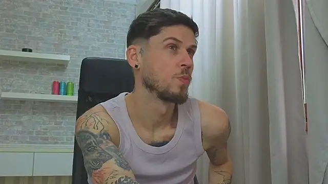 Chat +18 de JonahShaw ao vivo