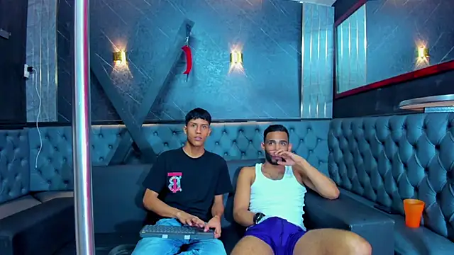 Chatroom XXX en direct de EMILIANO_BLESS