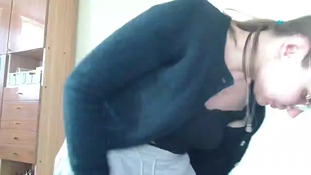 LooveELLYx Chat XXX in diretta