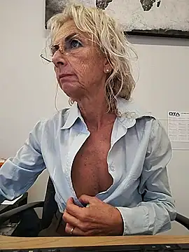 Chatroom XXX en direct de clarabell4