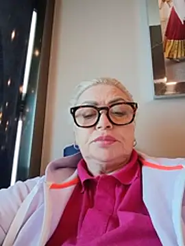 LindaL's Live XXX Chat