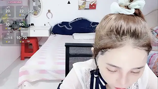 Chat +18 de miaomiao-99 ao vivo