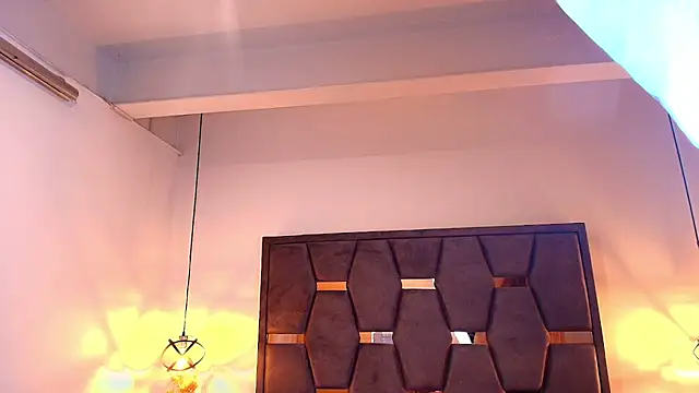 Sara_Naugty's Live XXX Chat