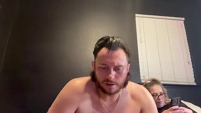 hungandcloudy XXX чат на живо