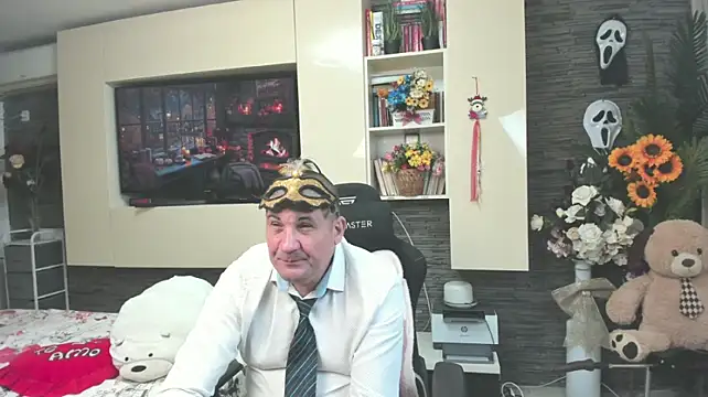 SpartacusDaddy48のライブXXXチャット