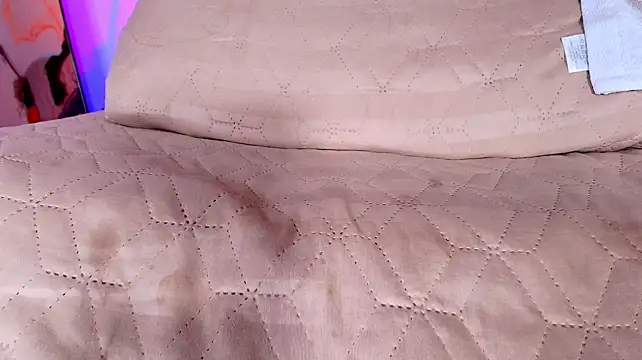 naomi_kyse's Live XXX Chat