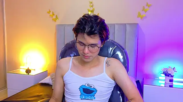 Derek_Sinn Adlı Modelin Canlı XXX Sohbeti