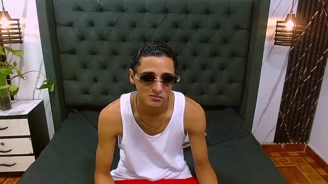 Maximo_Juli Live XXX-chat