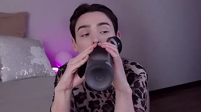 Онлайн чат XXX RobbyCharming