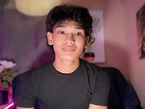 แชท XXX สดของ Imjustasluttyintownx