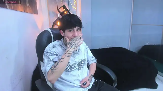 Chat XXX en directo de Cry_thereal
