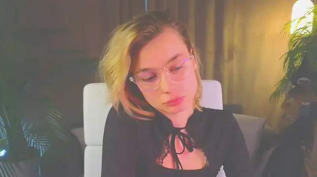 Živý XXX chat NoraMoreau