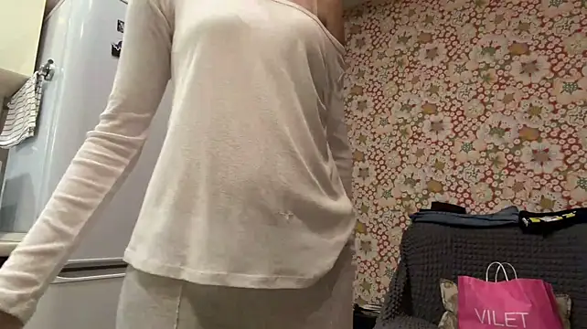 ShelbaMitsuda Adlı Modelin Canlı XXX Sohbeti