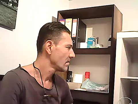 mastercharisma35 XXX чат на живо