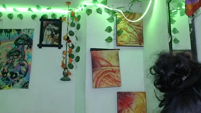 bastethott Adlı Modelin Canlı XXX Sohbeti