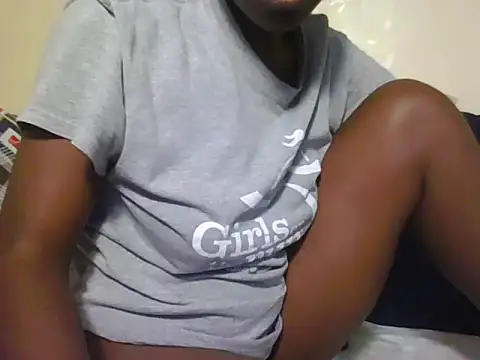 Chat +18 de MissLMr23 ao vivo