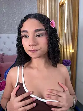 kitty_kayo's Live XXX Chat