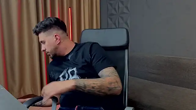 XXX chat uživo modela LoganStroud