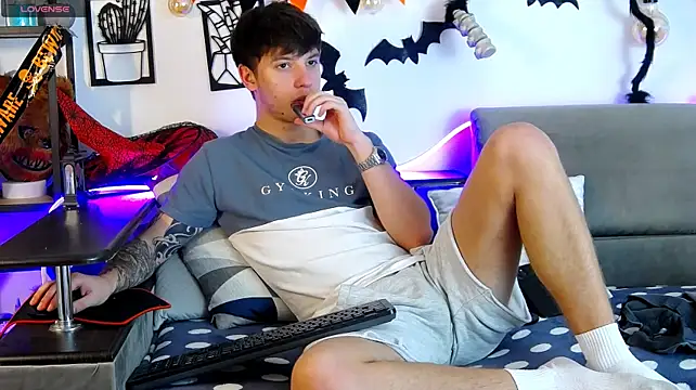 XXX chat uživo modela ThomasEdisonn