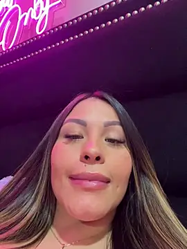 צ'אט XXX בשידור חי של sexyyykloee