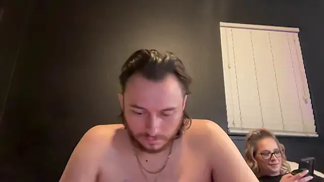 WhiteMamba6910's Live XXX Chat