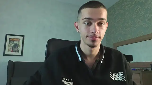 XXX chat uživo modela KaydenDrew