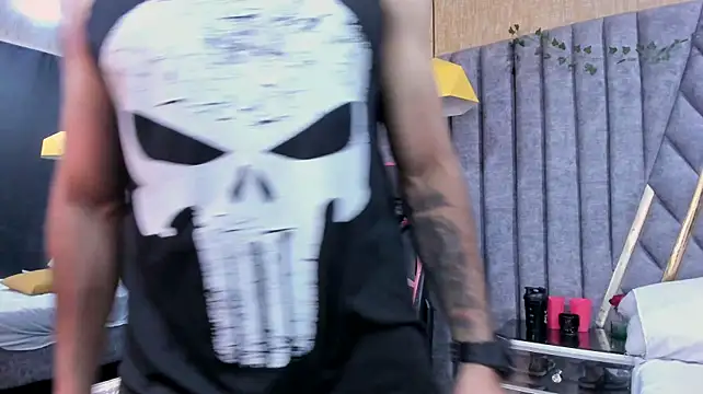 Chat +18 de TheeRock_1 ao vivo