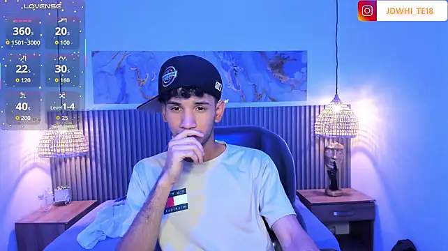 JDWhite18 live XXX chat