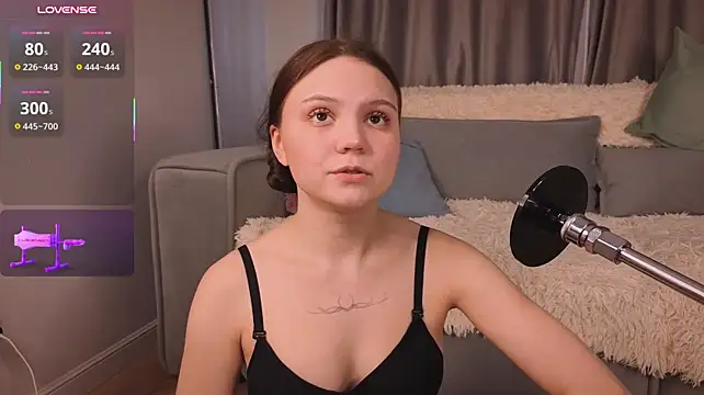 Chat XXX en directo de Tiny_Emmy