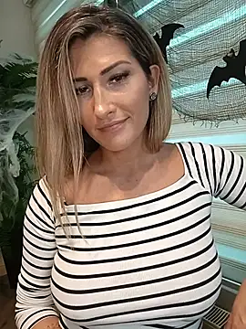 Chat +18 de HeleneMonroe ao vivo
