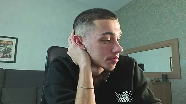 Chat +18 de KaydenDrew ao vivo
