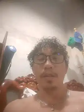 traiwe06's Live XXX Chat