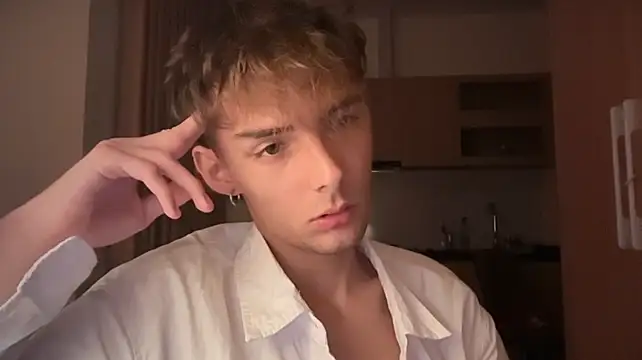 YourLucius live XXX chat