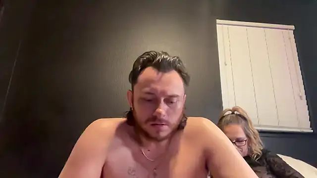 hungandcloudy XXX чат на живо