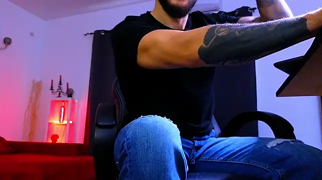 MightyAaron66 Live XXX-chat