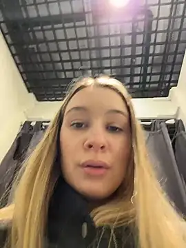 Chat +18 de SashaCatt ao vivo