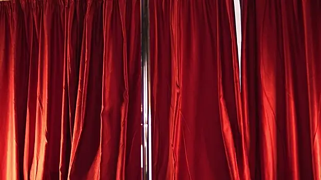 LuxenNoir's Live XXX Chat