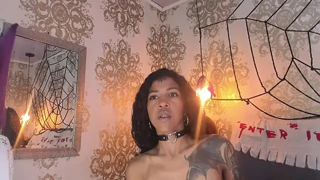 IndigoVelvet's Live XXX Chat