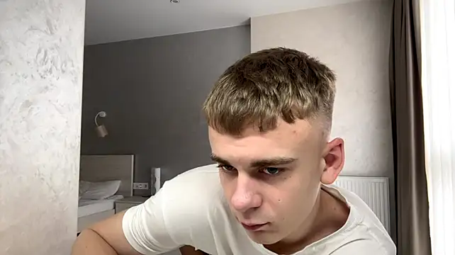 SoloFury 라이브 XXX 채팅
