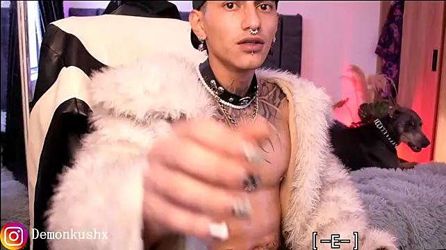 Živý XXX chat DemonKush--