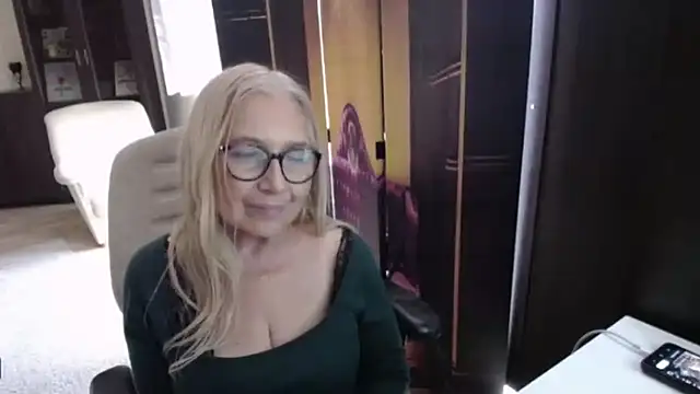 sofia_xkiss Adlı Modelin Canlı XXX Sohbeti
