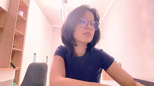 Chatroom XXX en direct de YulandaSmalarz